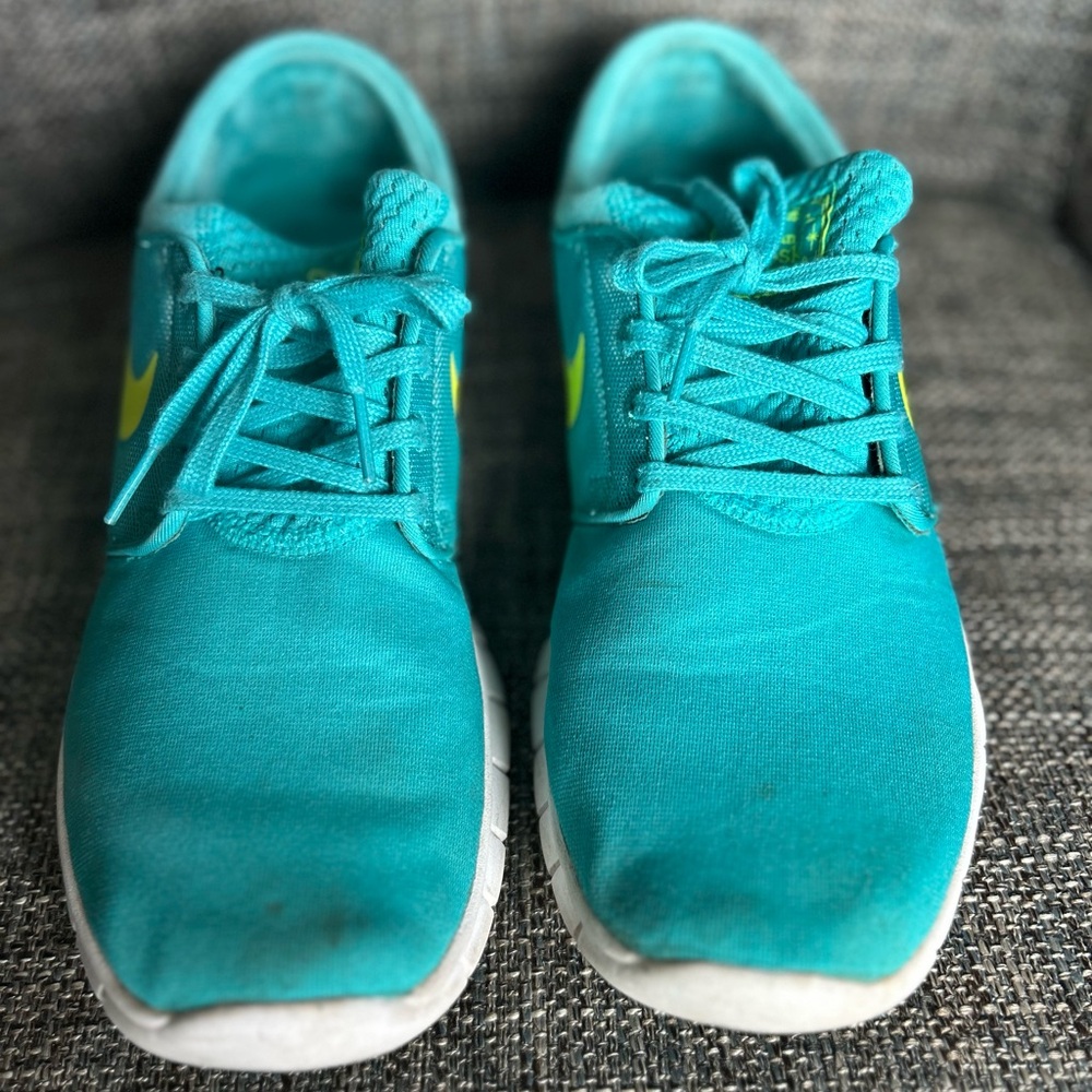 Nike Stefan Janoski Turquoise and Lime Athletic Shoes